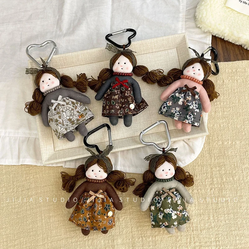 Милая юбка с цветочным принтом, брелок для девочек с глубоким цветом, милая кукла, подвеска с длинными волосами, детская сумка, аксессуар, брелок для ключей для девочек, украшения
Милая юбка с цветочным принтом, брелок для девочек с глубоким цветом, милая кукла, подвеска с длинными волосами, детская сумка, аксессуар, брелок для ключей для девочек, украшения