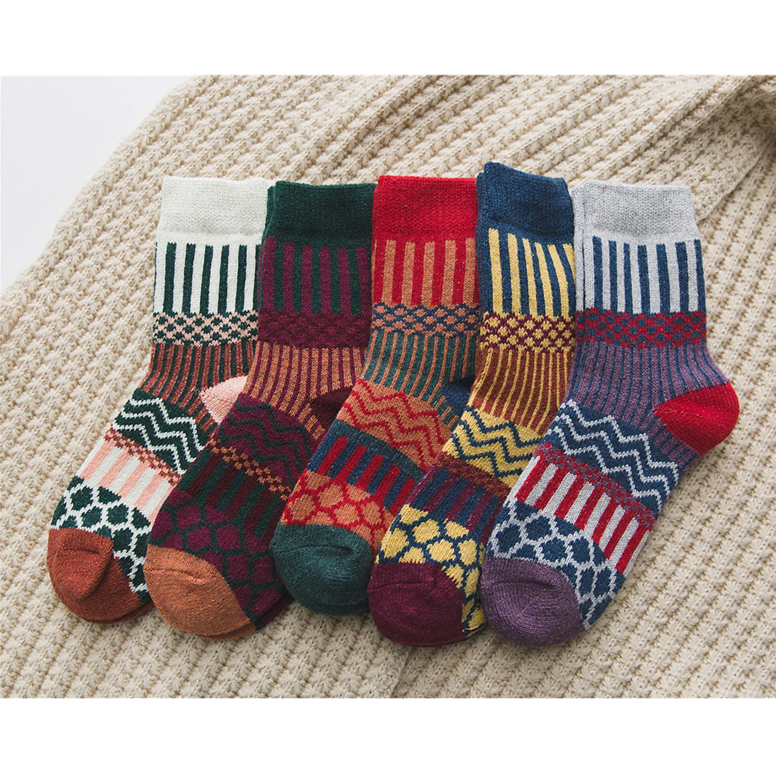 5 Pairs Of Women'S Retro Ethnic Style Printed Soft Comfortable Winter Thick Socks Moisture Wicking Odor Proof Thick Socks
5 Pairs Of Women'S Retro Ethnic Style Printed Soft Comfortable Winter Thick Socks Moisture Wicking Odor Proof Thick Socks