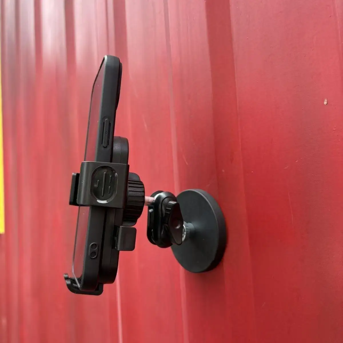 Universal Strong Magnet Phone Holder 360 Degree Joint Rotation Support Bracket for Fixed Video Shooting Outdoor Activities
Universal Strong Magnet Phone Holder 360 Degree Joint Rotation Support Bracket for Fixed Video Shooting Outdoor Activities
