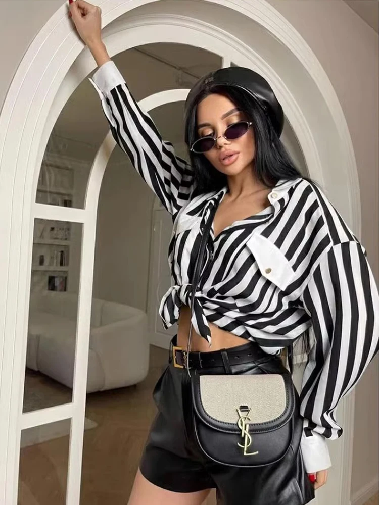 Classic Striped Long Sleeve Women's Shirt Vintage Black White Street Style Collar Button up Loose Fit Summer Fashion
Classic Striped Long Sleeve Women's Shirt Vintage Black White Street Style Collar Button up Loose Fit Summer Fashion