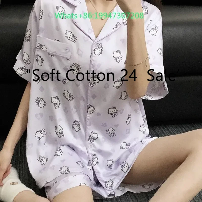 Summer purple lapel cute cartoon hellokitty ice silk pajamas women's short-sleeved shorts loungewear can be worn out of the suit
Summer purple lapel cute cartoon hellokitty ice silk pajamas women's short-sleeved shorts loungewear can be worn out of the suit
