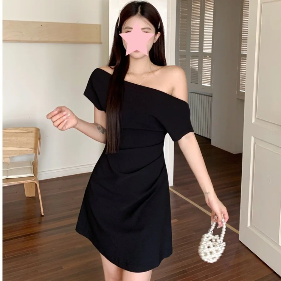 【New style】Large size Hepburn style high-end dress, women's summer temperament, small black dress, fat MM, covering the belly a
【New style】Large size Hepburn style high-end dress, women's summer temperament, small black dress, fat MM, covering the belly a