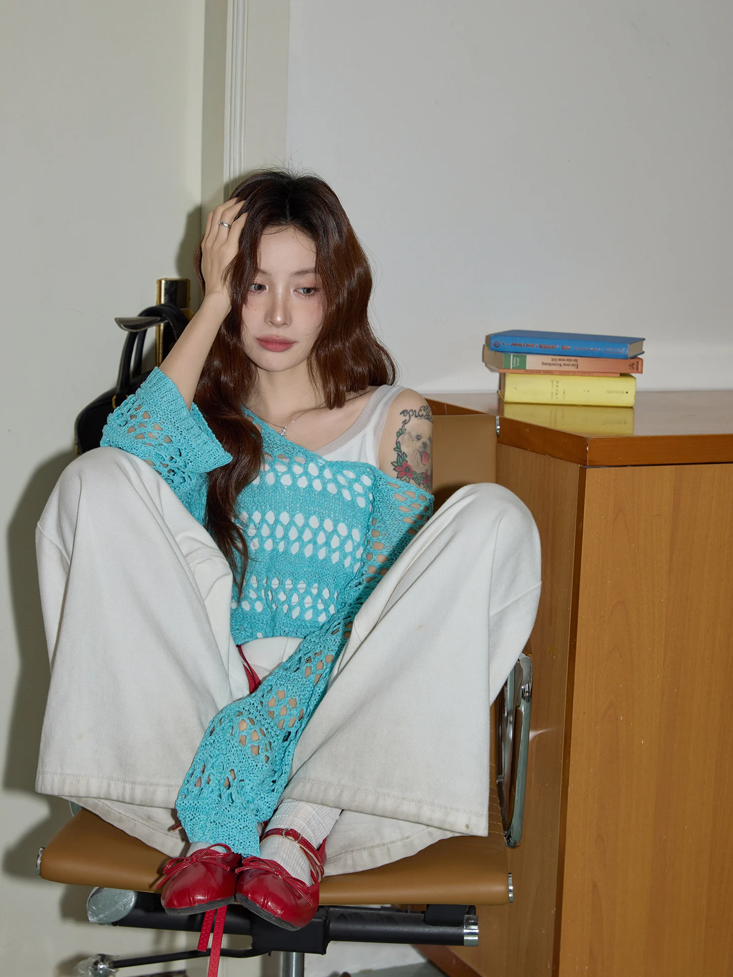 Dopamine Blue Long Sleeve Knitted Top Women's Short Style Summer High Protection Sunshade Korean Loose Fit Commute Wind
Dopamine Blue Long Sleeve Knitted Top Women's Short Style Summer High Protection Sunshade Korean Loose Fit Commute Wind