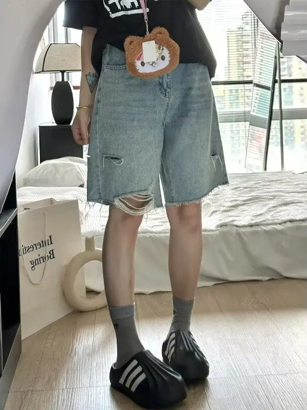 High Waist Loose Fit Straight Leg Jeans Shorts for Women Summer Casual Hole Punching plus Size Pear Shaped Body Slimming
High Waist Loose Fit Straight Leg Jeans Shorts for Women Summer Casual Hole Punching plus Size Pear Shaped Body Slimming