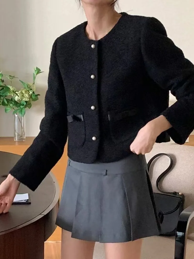 Chic Pearled Knot ket ort Sve Outerwear for Women Commute Sle round Ne Buttoned Pure Color Autumn Jaet 
Chic Pearled Knot ket ort Sve Outerwear for Women Commute Sle round Ne Buttoned Pure Color Autumn Jaet