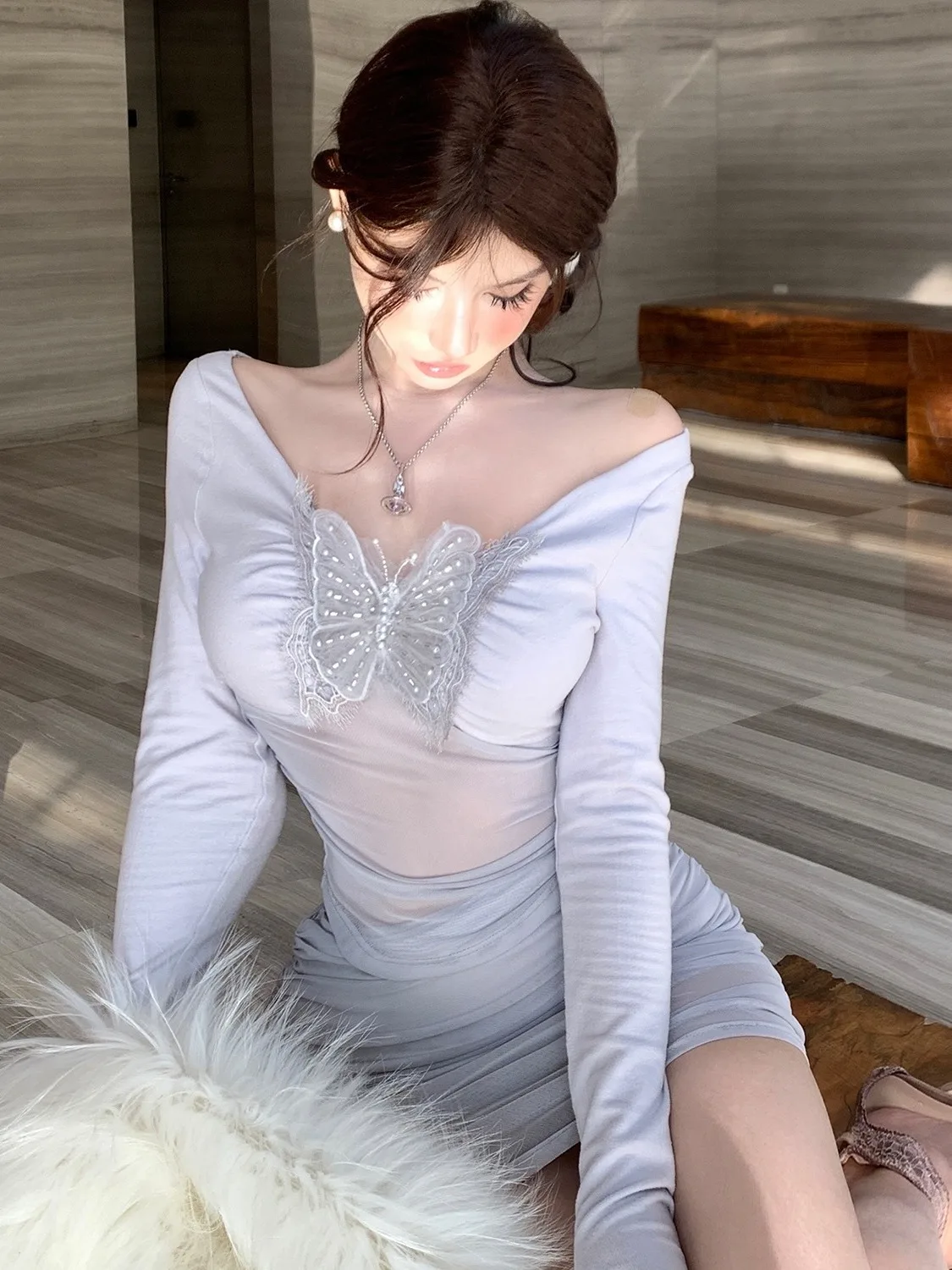 Сексуальный ажурный топ на одно плечо с узлом и юбкой из двух предметов, облегающий комплект Dr для женщин
Сексуальный ажурный топ на одно плечо с узлом и юбкой из двух предметов, облегающий комплект Dr для женщин