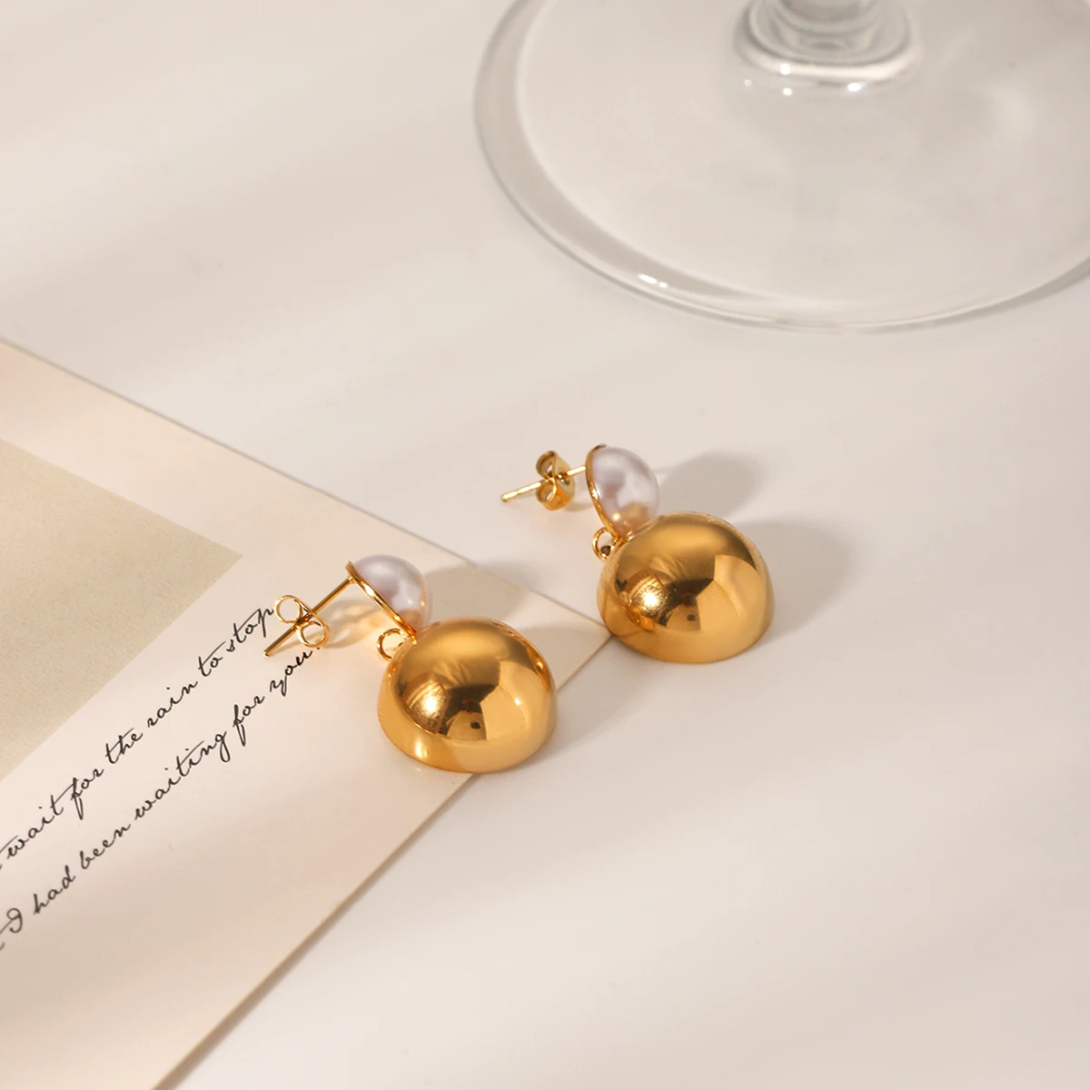 Huang Chao Pearl Stainless Steel Ball Drop Pendant Earrings Minimalist Daily Jewelry New Women Waterproof Gift
Huang Chao Pearl Stainless Steel Ball Drop Pendant Earrings Minimalist Daily Jewelry New Women Waterproof Gift