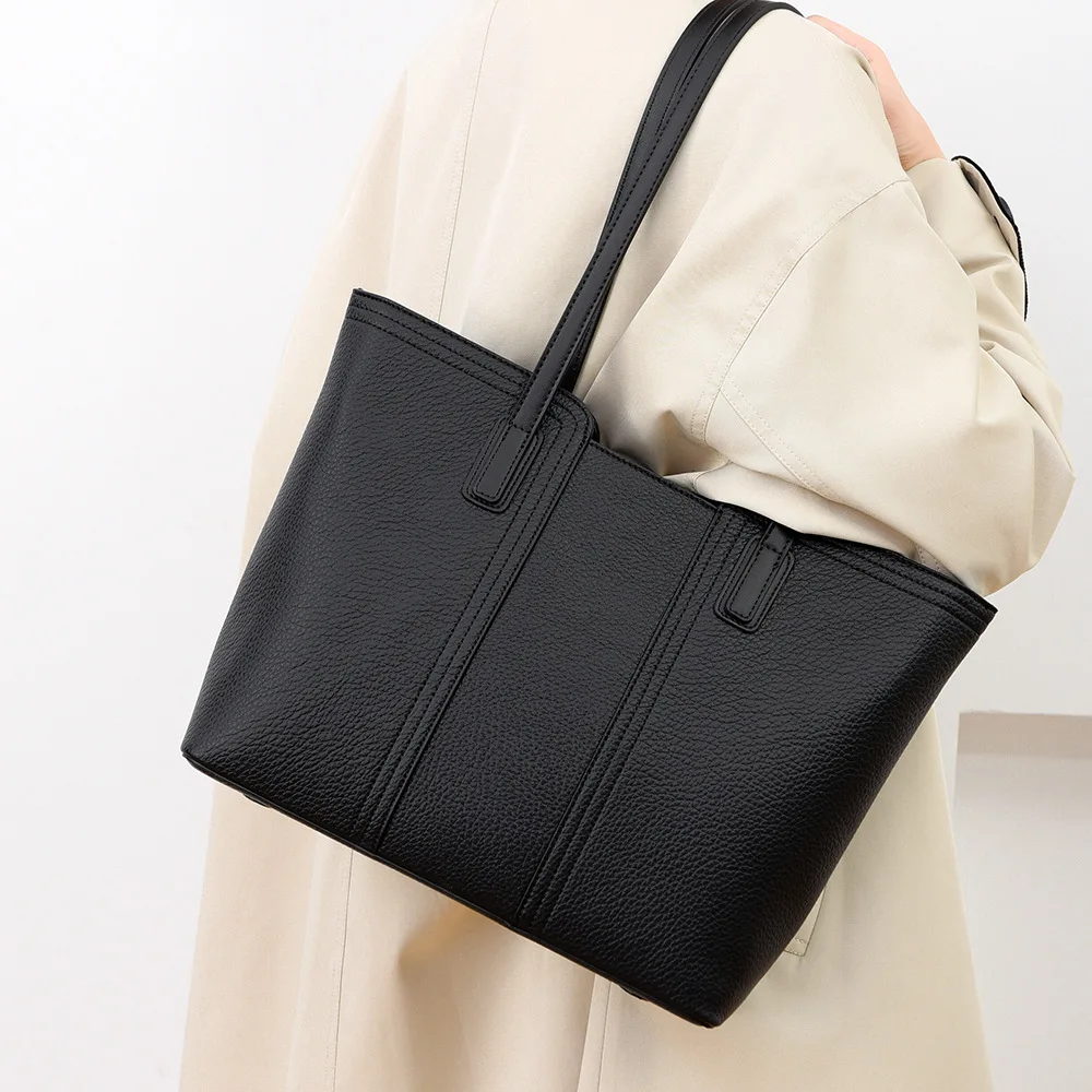 Tote Fashionable Simple Large Capacity Women's New European and American Retro Shoulder Hot-selling Portable Commuter Bag
Tote Fashionable Simple Large Capacity Women's New European and American Retro Shoulder Hot-selling Portable Commuter Bag