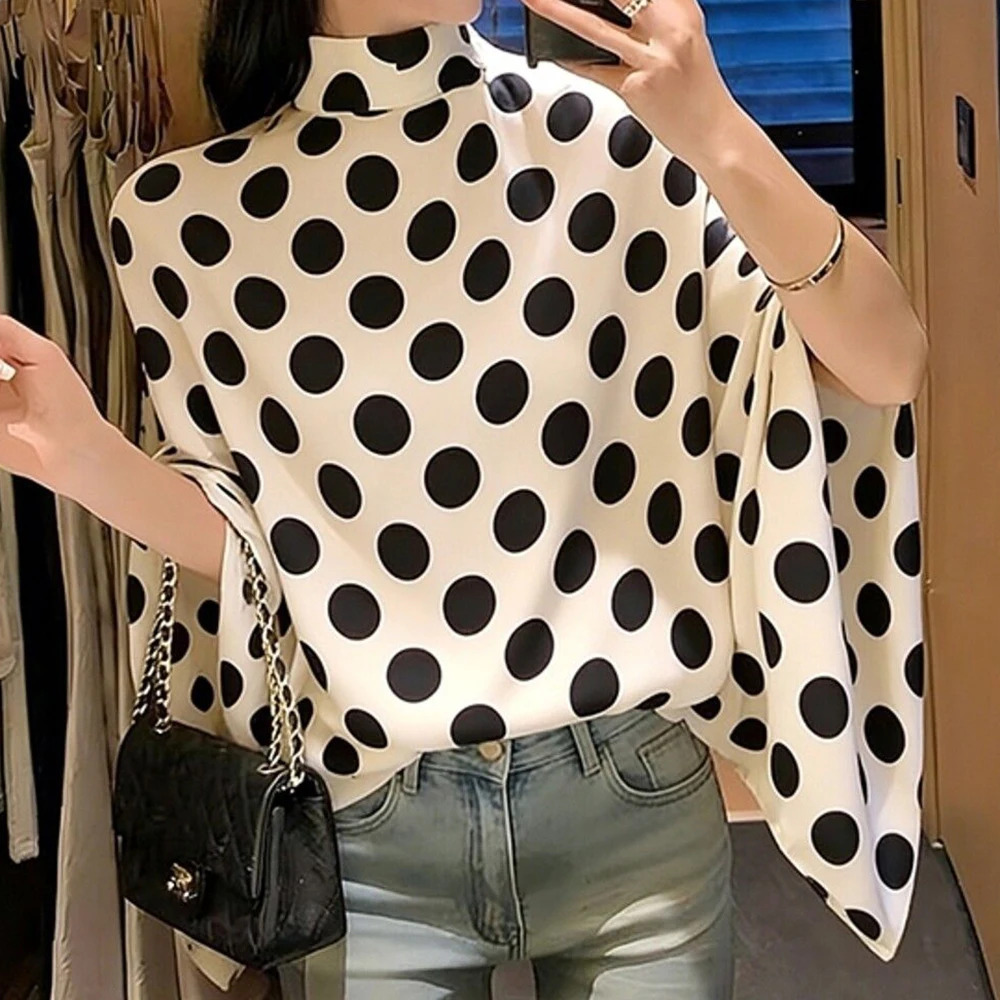 Light luxury niche does not collide with unique and beautiful white polka dot shirt 2026 spring new French petty top women
Light luxury niche does not collide with unique and beautiful white polka dot shirt 2026 spring new French petty top women