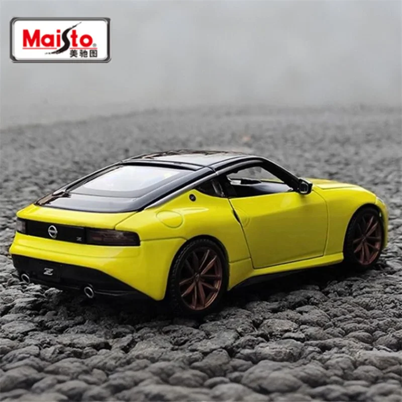 Maisto 1:24 Nissan Z Alloy Sports Car Model Diecasts Metal Track Racing Car Vehicles Model Simulation Collection Childrens Gifts
Maisto 1:24 Nissan Z Alloy Sports Car Model Diecasts Metal Track Racing Car Vehicles Model Simulation Collection Childrens Gifts