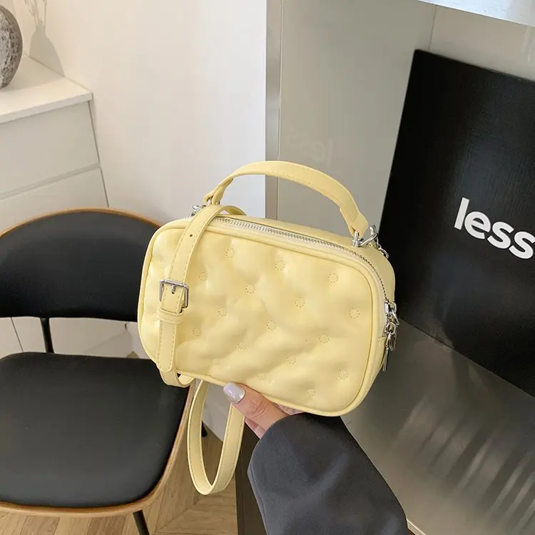 Bag Spring Women's Versatile Diamond Portable Messenger Bag Girls Texture New Casual Fashion Trend Shoulder Bag
Bag Spring Women's Versatile Diamond Portable Messenger Bag Girls Texture New Casual Fashion Trend Shoulder Bag