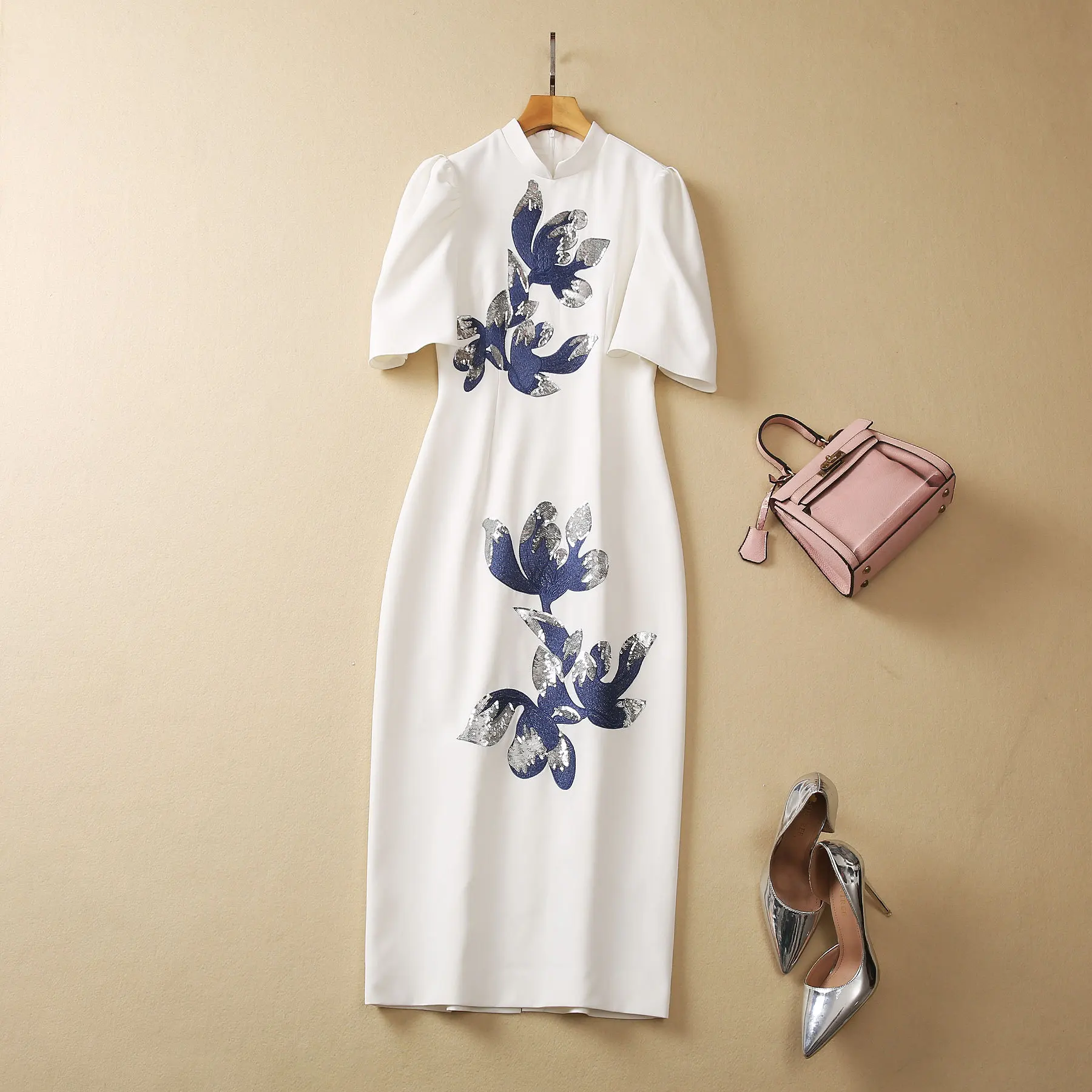 European and American women's clothes 2023 summer new Stand collar Five-point sleeve embroidery sequins Fashion Dress XXL
European and American women's clothes 2023 summer new Stand collar Five-point sleeve embroidery sequins Fashion Dress XXL
