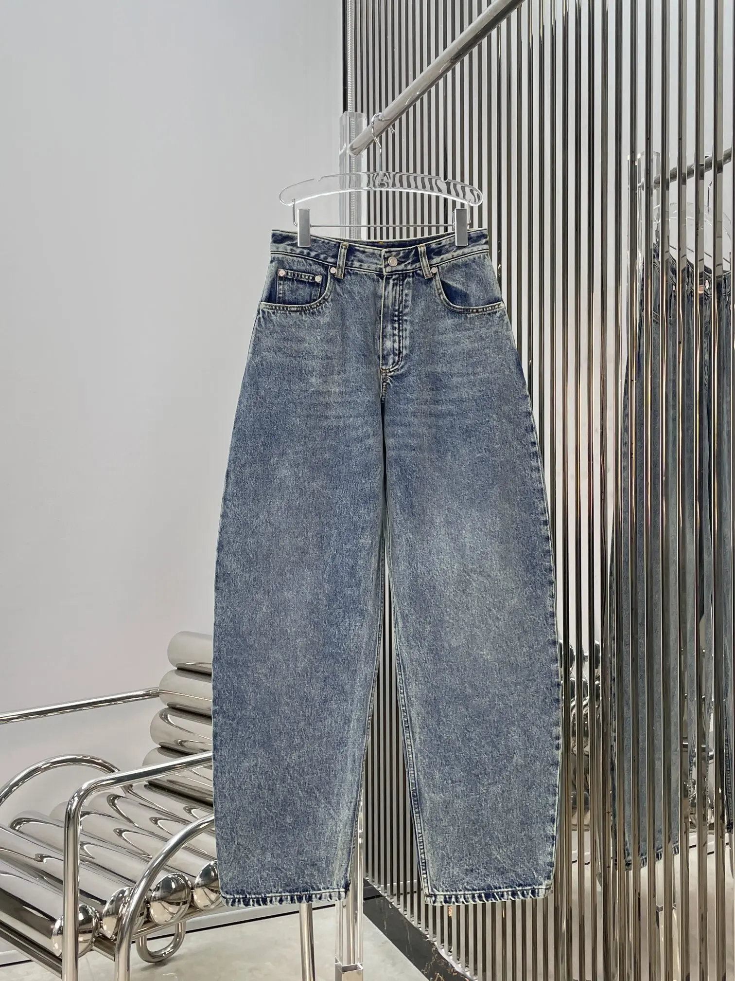 Retro Washed Wide Leg Knife Jeans Women's Loose Slimming Simple Casual High Waist Denim Pants Vintage Style
Retro Washed Wide Leg Knife Jeans Women's Loose Slimming Simple Casual High Waist Denim Pants Vintage Style