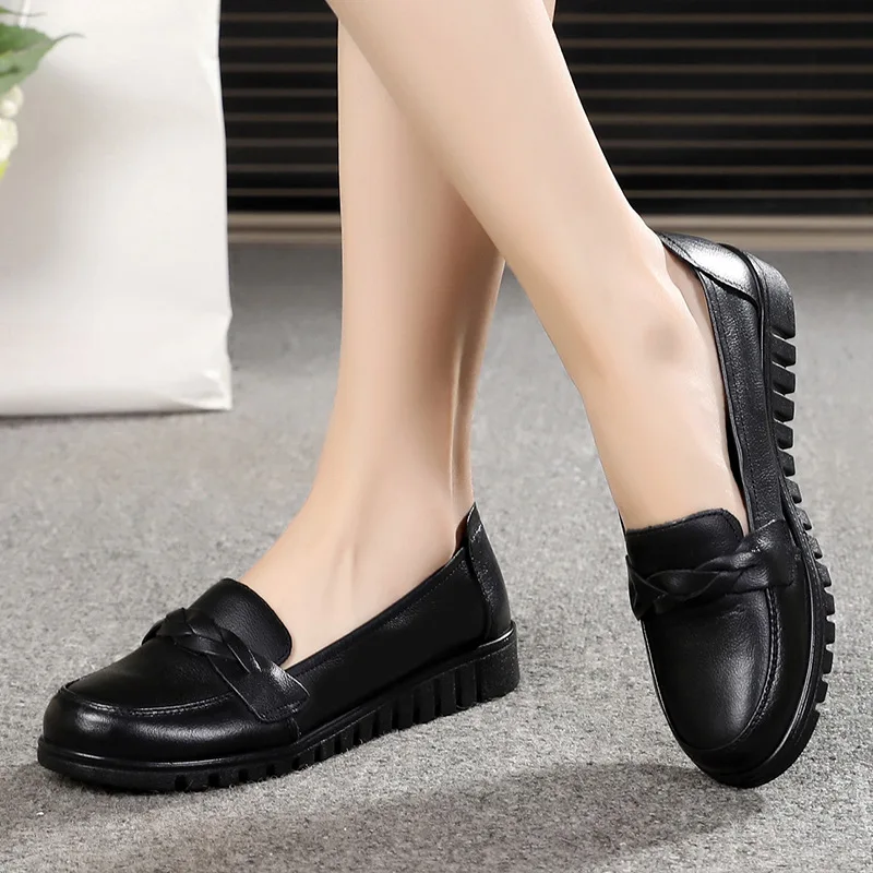 Black Leather Loafers For Women With Floral Embroidery Detail Round Toe Non Slip Thick Sole Comfortable Casual Office And Daily
Black Leather Loafers For Women With Floral Embroidery Detail Round Toe Non Slip Thick Sole Comfortable Casual Office And Daily