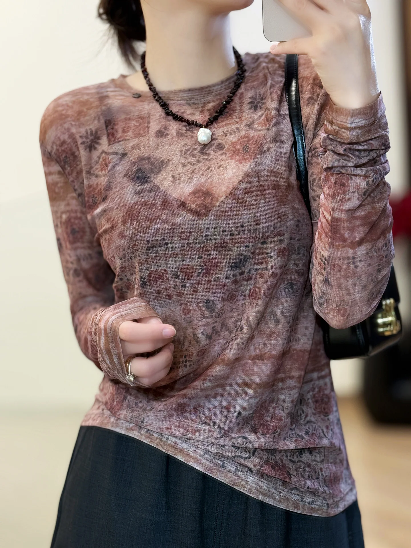 Женская футболка Pet Namel Early Spring Pink Retro Aosphere, полупрозрачная, эластичная, приталенная, с длинным рукавом
Женская футболка Pet Namel Early Spring Pink Retro Aosphere, полупрозрачная, эластичная, приталенная, с длинным рукавом