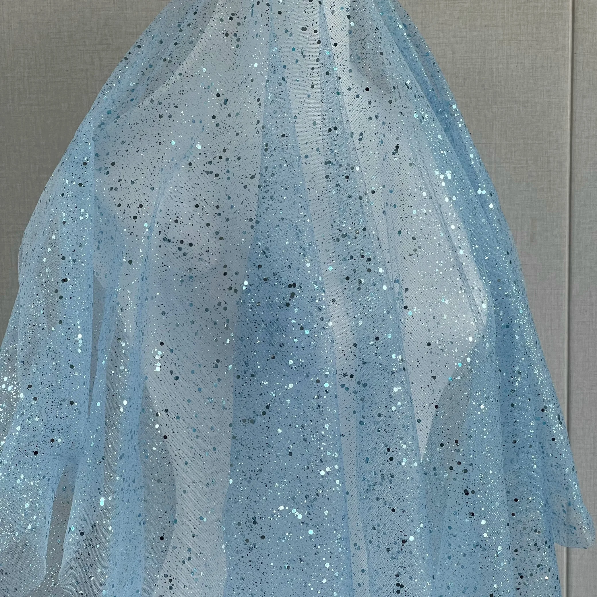 Синяя ткань с горячим тиснением и блестками, жесткая марлевая вуаль, свадебное платье, украшение для сцены, сделай сам, свадебный фон для съемки
Синяя ткань с горячим тиснением и блестками, жесткая марлевая вуаль, свадебное платье, украшение для сцены, сделай сам, свадебный фон для съемки