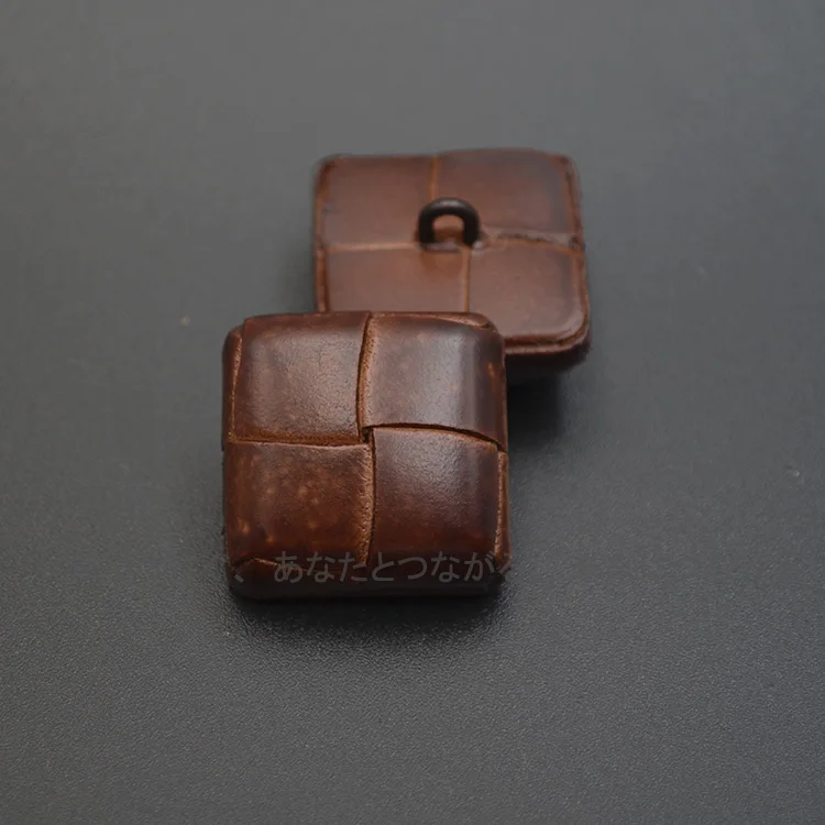 Buckle Imported Leather Thread Foot Button Copper Foot Hand-woven High-end Retro Coat Buckle 25mm 
Buckle Imported Leather Thread Foot Button Copper Foot Hand-woven High-end Retro Coat Buckle 25mm