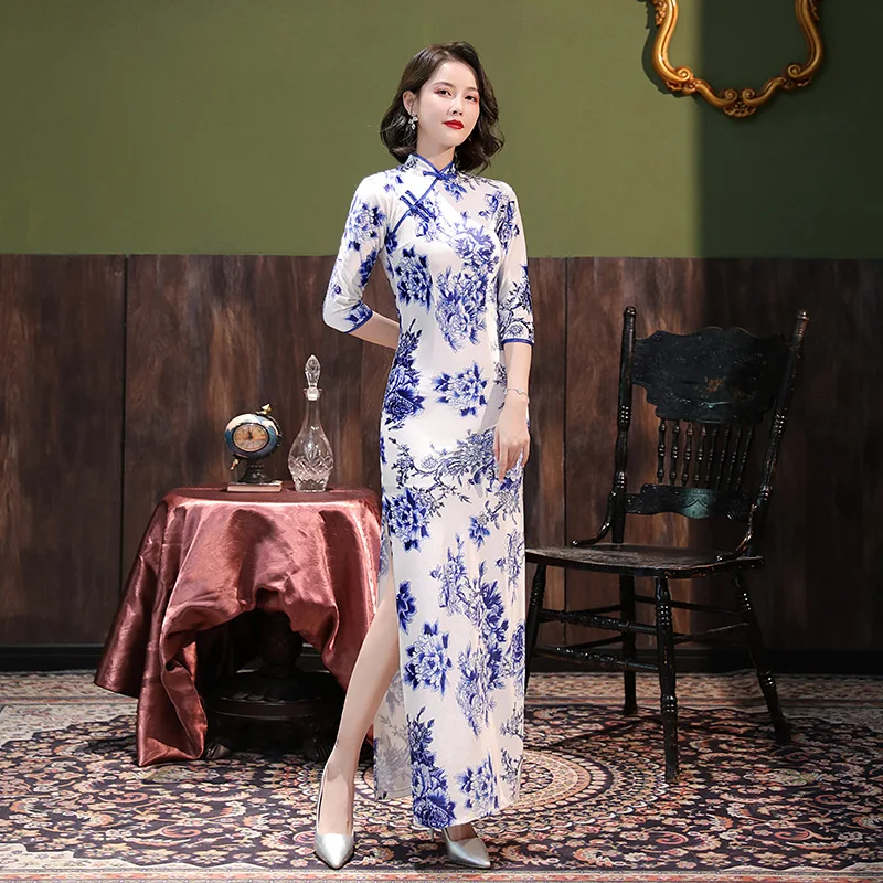 Women Black Autumn Winter Velvet Cheongsam Chinese Style Vintage Dress Female Slim Long Qipao Half Sleeve M To 5XL
Women Black Autumn Winter Velvet Cheongsam Chinese Style Vintage Dress Female Slim Long Qipao Half Sleeve M To 5XL