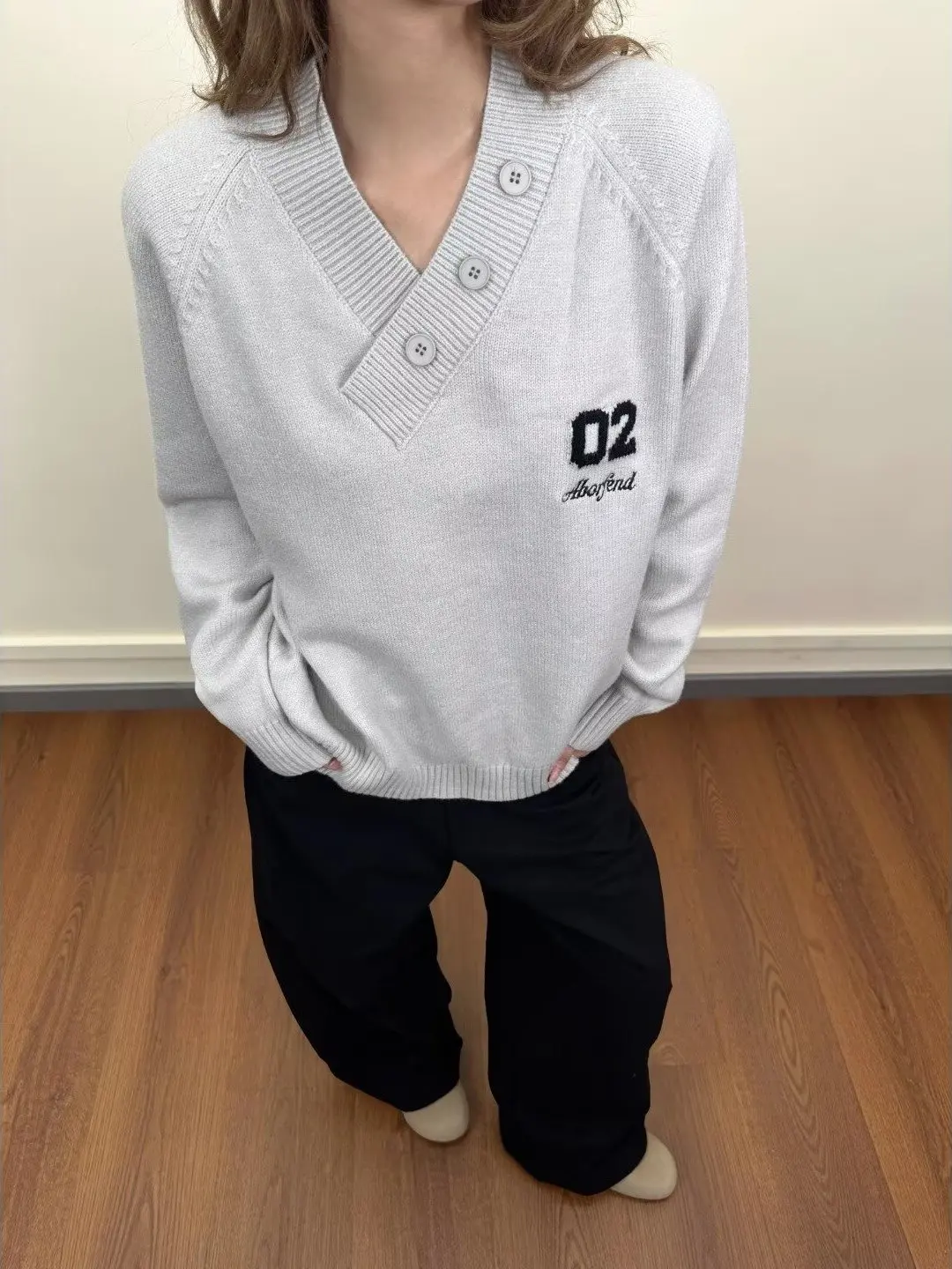 Ретро-американский вязаный свитер с V-образным вырезом и бахромой, свободный крой, модный, уютный, для мужчин и женщин, весна-осень, новинка
Ретро-американский вязаный свитер с V-образным вырезом и бахромой, свободный крой, модный, уютный, для мужчин и женщин, весна-осень, новинка