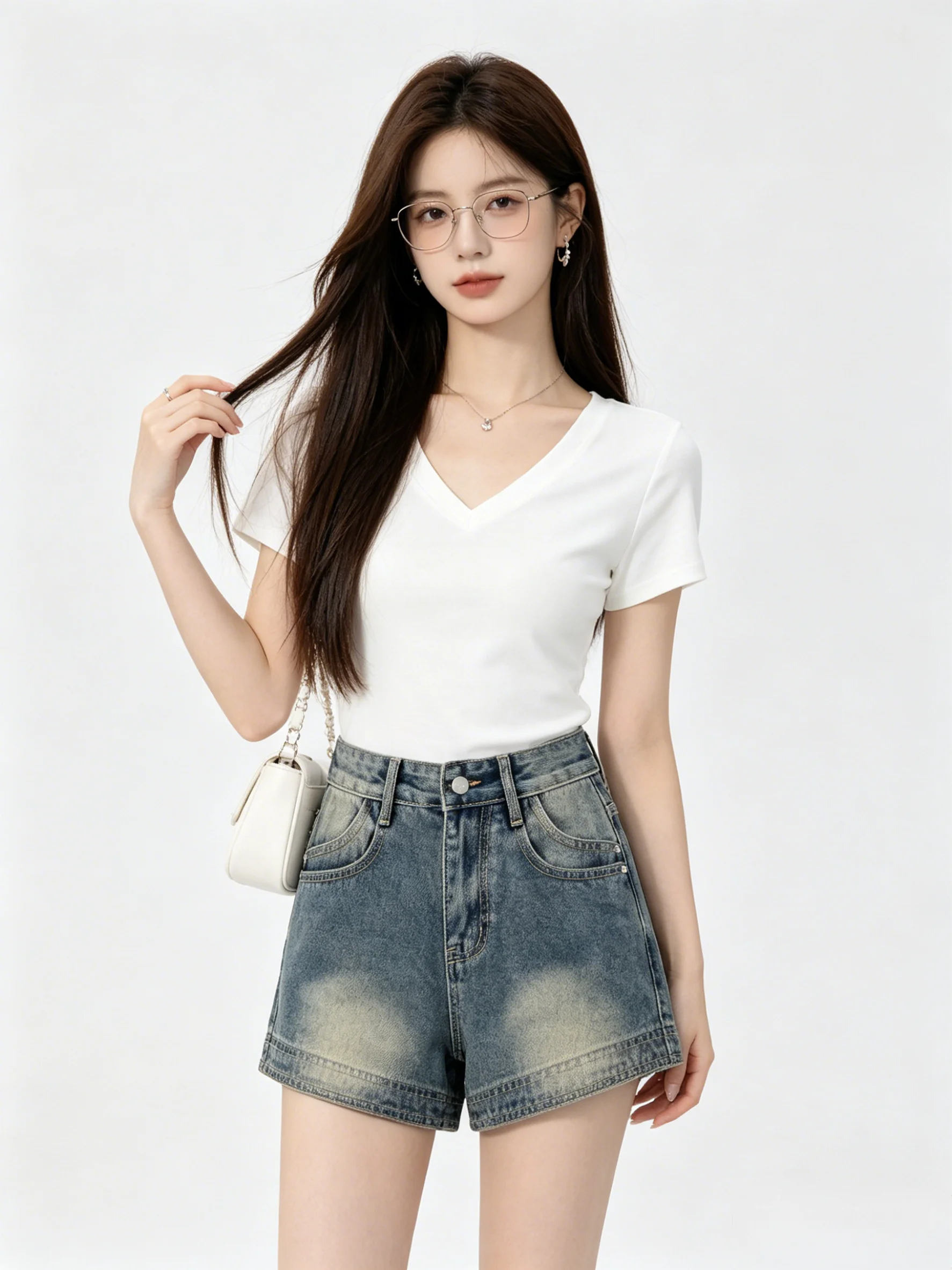 High Waist Loose Fit Denim Shorts Deep Blue American Retro Style Skin Friendly Summer Fashion Women's Wide Leg Pants
High Waist Loose Fit Denim Shorts Deep Blue American Retro Style Skin Friendly Summer Fashion Women's Wide Leg Pants