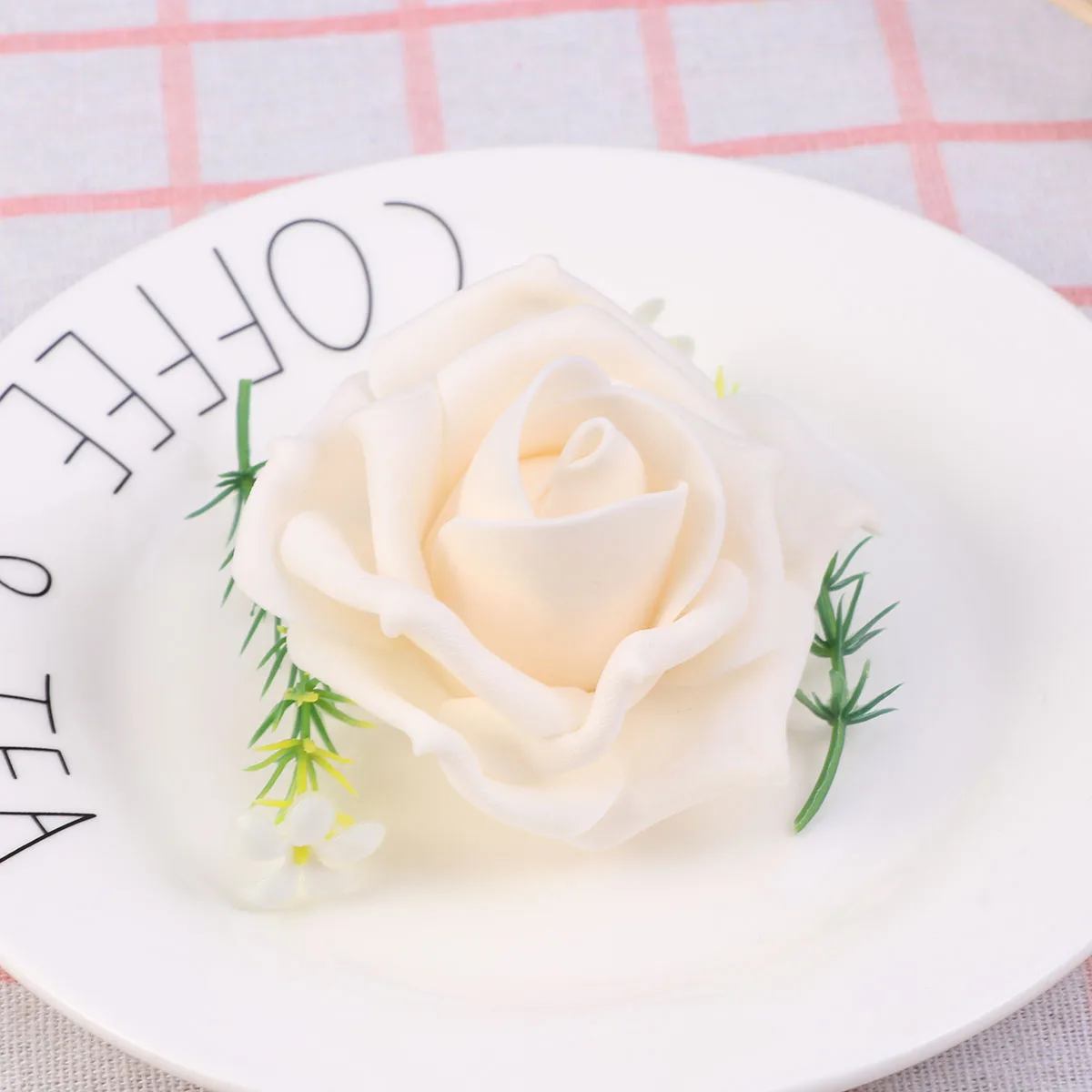 100 Pcs Artificial Rose Heads Lifelike Foam Wedding Decor Faux Blossom Bridal Table Decoration Reusable Photo Prop
100 Pcs Artificial Rose Heads Lifelike Foam Wedding Decor Faux Blossom Bridal Table Decoration Reusable Photo Prop