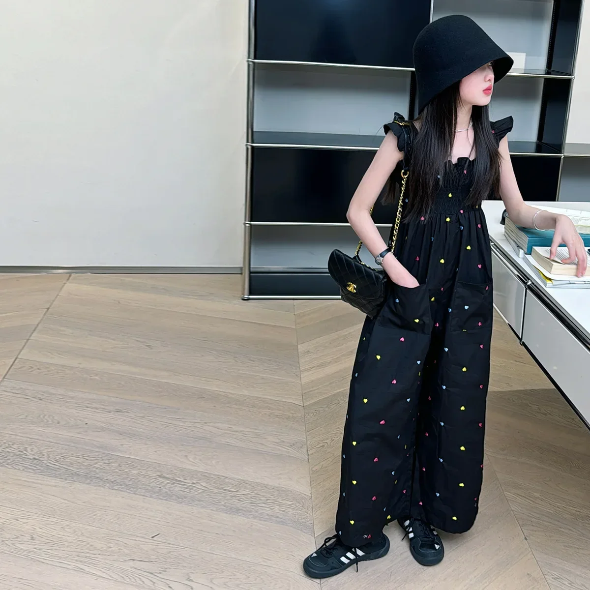 2024 Summer New Girls Fashion Printed Jumpsuit Simple Thin Straight Pants Vintage Holiday Outfit Love Casual Loose Jumpsuit
2024 Summer New Girls Fashion Printed Jumpsuit Simple Thin Straight Pants Vintage Holiday Outfit Love Casual Loose Jumpsuit