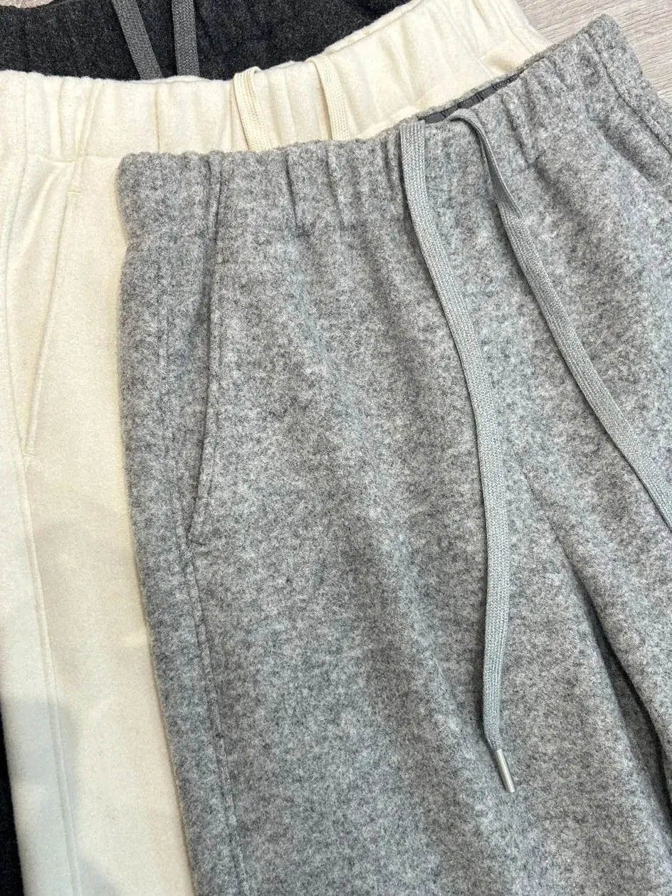 Повседневные шерстяные брюки-бананы с высокой талией, эластичные, свободного кроя, женские прямые брюки, осенне-зимняя новинка, мягкие и удобные
Повседневные шерстяные брюки-бананы с высокой талией, эластичные, свободного кроя, женские прямые брюки, осенне-зимняя новинка, мягкие и удобные