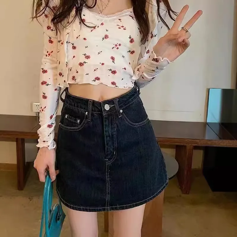 2025 Women's Jeans Washed Light Blue Jeans Skirts Casual Trendy Summer New Fashion A-line Simple Denim Skirts Female Streetwear
2025 Women's Jeans Washed Light Blue Jeans Skirts Casual Trendy Summer New Fashion A-line Simple Denim Skirts Female Streetwear