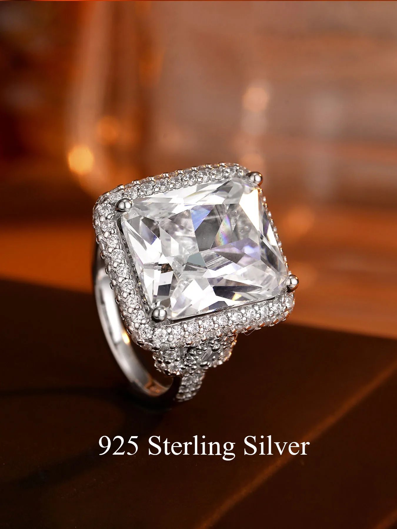 925 Sterling Silver Ladies' Ring, Luxurious And Fashionable, With A Princess-cut Surface And Side-set 5A Zirconia Stones.
925 Sterling Silver Ladies' Ring, Luxurious And Fashionable, With A Princess-cut Surface And Side-set 5A Zirconia Stones.