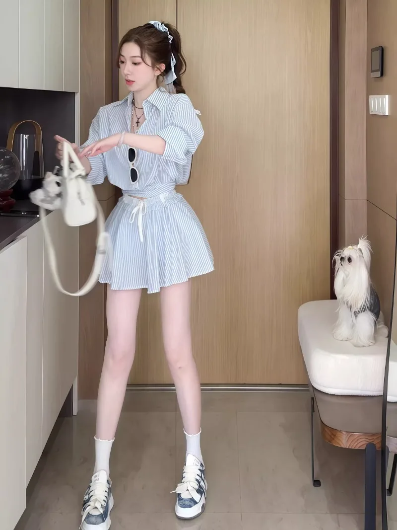 Hot Girl Casual Suit Women's Spring Striped Shirt Elasticated Waist A-line Mini Skirt Two-piece Set Fashion Female Clothes
Hot Girl Casual Suit Women's Spring Striped Shirt Elasticated Waist A-line Mini Skirt Two-piece Set Fashion Female Clothes