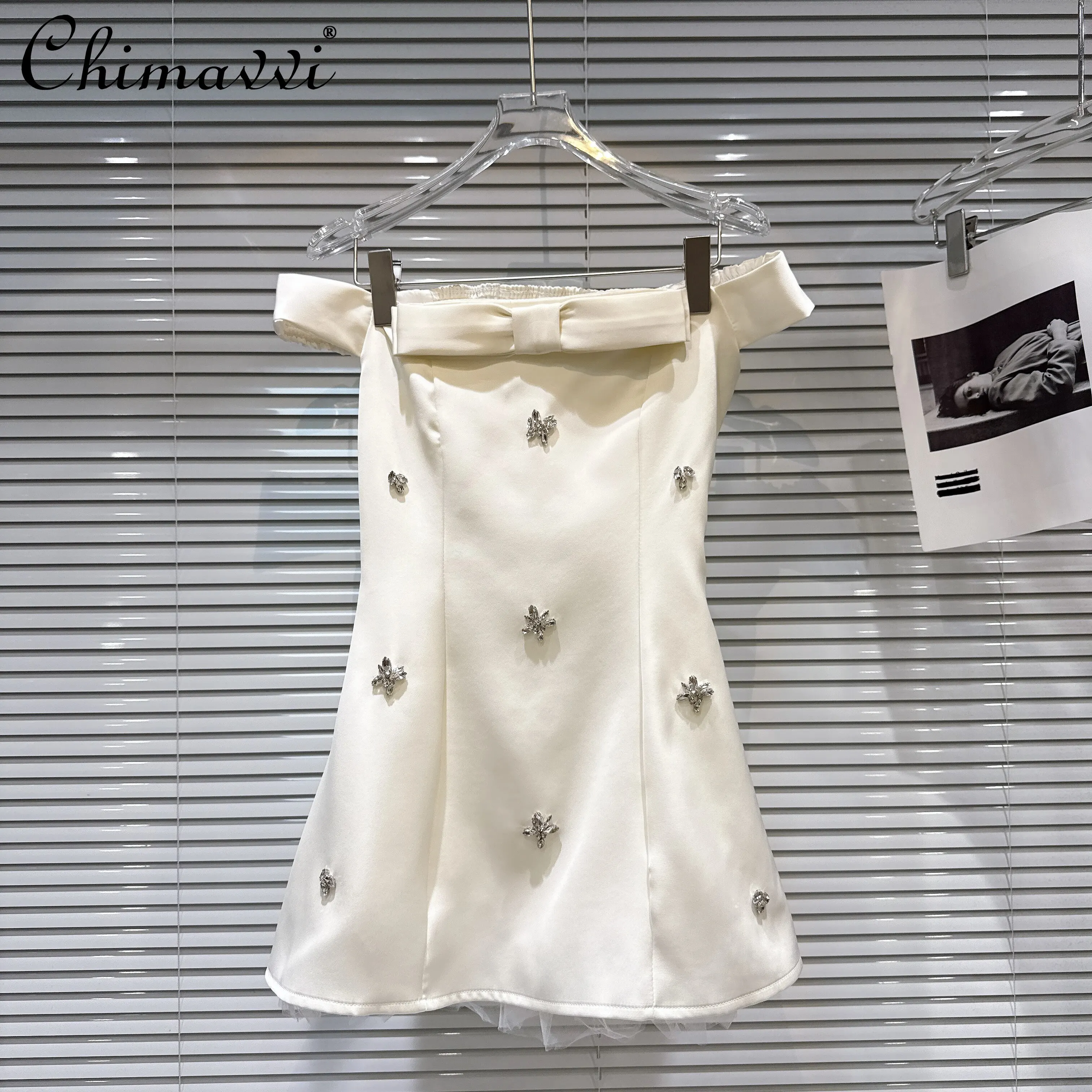 2026 Summer French Style Fashion Diamond Beaded Floral Off-shoulder Sleeveless High Waist Birthday Party Mini Dress for Women
2026 Summer French Style Fashion Diamond Beaded Floral Off-shoulder Sleeveless High Waist Birthday Party Mini Dress for Women