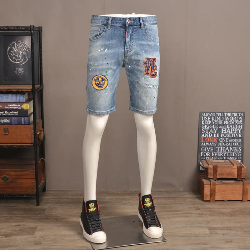 Summer thin hole denim shorts men's trendy brand stretch slim fit fashion badge embroidery design street five quarter pants
Summer thin hole denim shorts men's trendy brand stretch slim fit fashion badge embroidery design street five quarter pants