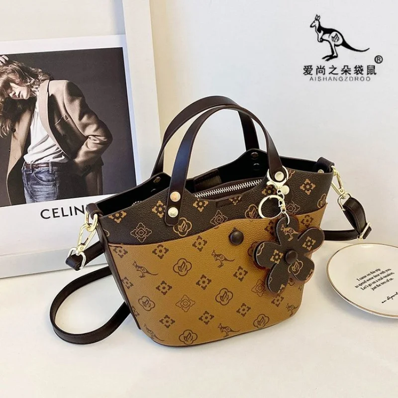 Стильная женская сумка через плечо из натуральной кожи, женская сумка-тоут, дизайнерский бренд, элегантный роскошный подарок
Стильная женская сумка через плечо из натуральной кожи, женская сумка-тоут, дизайнерский бренд, элегантный роскошный подарок