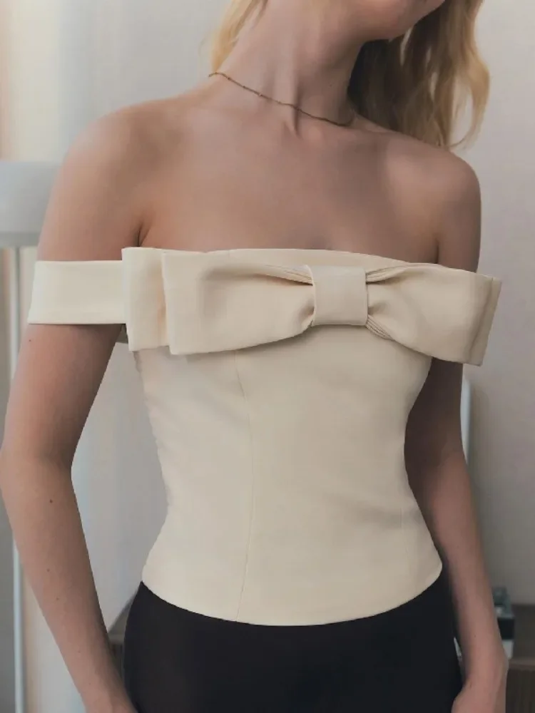 Backless Bow Bandage Top Women's Fashion Boat Collar Sexy Splicing Solid Color Pleated Slim Sleeveless T-Shirt Short Top
Backless Bow Bandage Top Women's Fashion Boat Collar Sexy Splicing Solid Color Pleated Slim Sleeveless T-Shirt Short Top