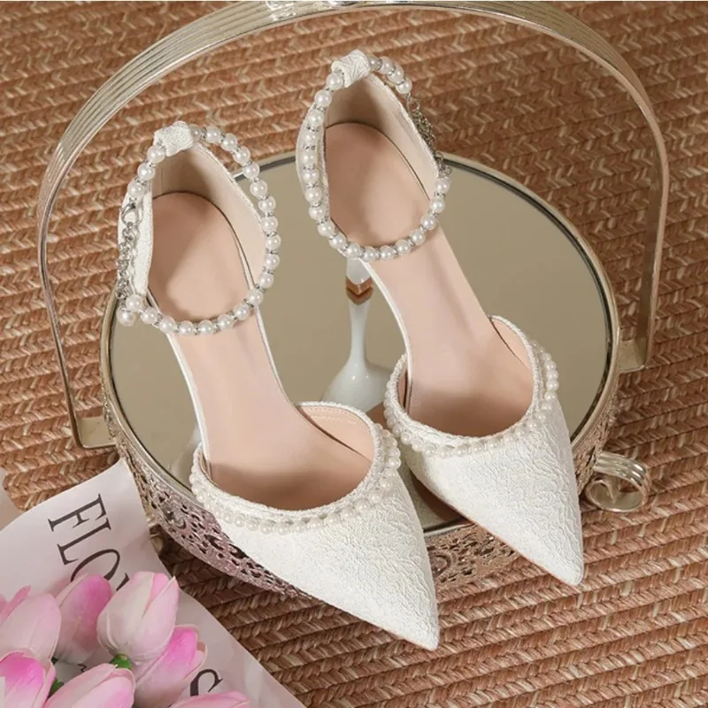 High Heeled Shoes Women's Sandals with A Thin Heel and Pointed Toe A Straight Cut Lace Surface White Pearl Bridal Shoes Women
High Heeled Shoes Women's Sandals with A Thin Heel and Pointed Toe A Straight Cut Lace Surface White Pearl Bridal Shoes Women