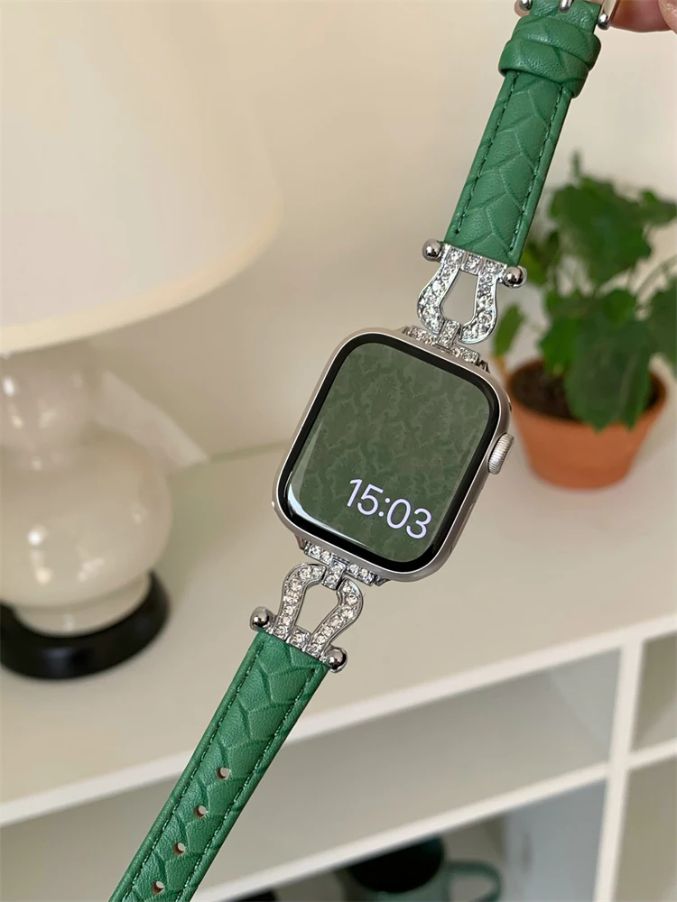 Horseshoe Metal Buckle Diamond Leather Strap For iwatch 8 7 SE 6 5 4 3 Girl Slim Band For Apple Watch 38mm 41mm 40mm 42 44 45 49
Horseshoe Metal Buckle Diamond Leather Strap For iwatch 8 7 SE 6 5 4 3 Girl Slim Band For Apple Watch 38mm 41mm 40mm 42 44 45 49