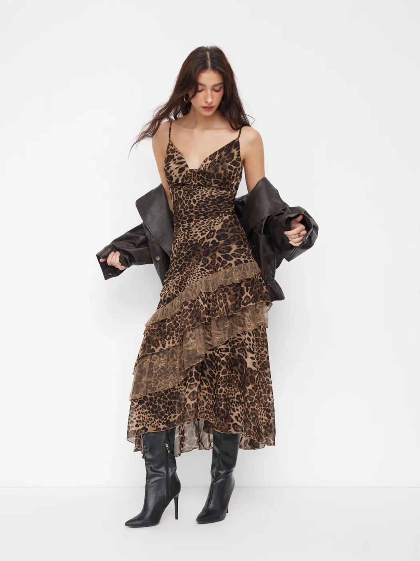 Leopard Print Spaghetti Strap Sexy Maxi Dress Women Patchwork See Through Sleeveless Backless Beach Club Party Dress
Leopard Print Spaghetti Strap Sexy Maxi Dress Women Patchwork See Through Sleeveless Backless Beach Club Party Dress