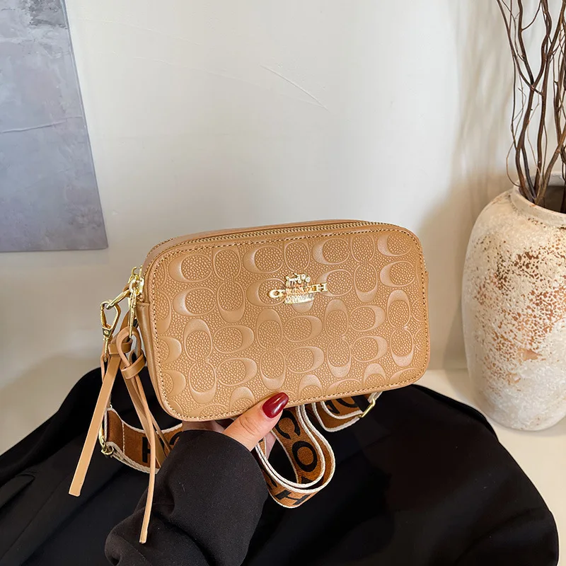 Bags European And American Small Square Bag 2025 New Fashionable Shoulder Crossbody Bag Letter Print C Home Camera Bag
Bags European And American Small Square Bag 2025 New Fashionable Shoulder Crossbody Bag Letter Print C Home Camera Bag