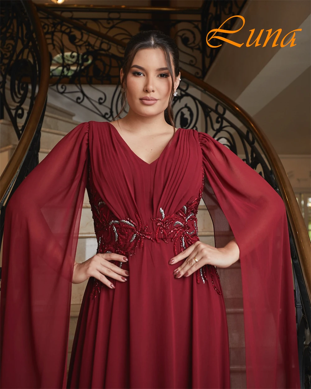 Customized Exquisite Chiffon V-Neck Evening Dress Classic Watteau Train Cocktail Dress High Quality Beading Celebrity Gowns
Customized Exquisite Chiffon V-Neck Evening Dress Classic Watteau Train Cocktail Dress High Quality Beading Celebrity Gowns