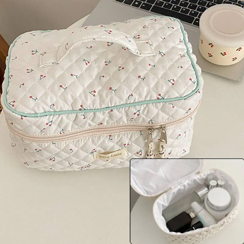 Korean Cute Cosmetic Bag Portable Zipper Travel Organizer Quilted Make Up Purse Large-capacity Floral Print for Ladies Girl
Korean Cute Cosmetic Bag Portable Zipper Travel Organizer Quilted Make Up Purse Large-capacity Floral Print for Ladies Girl