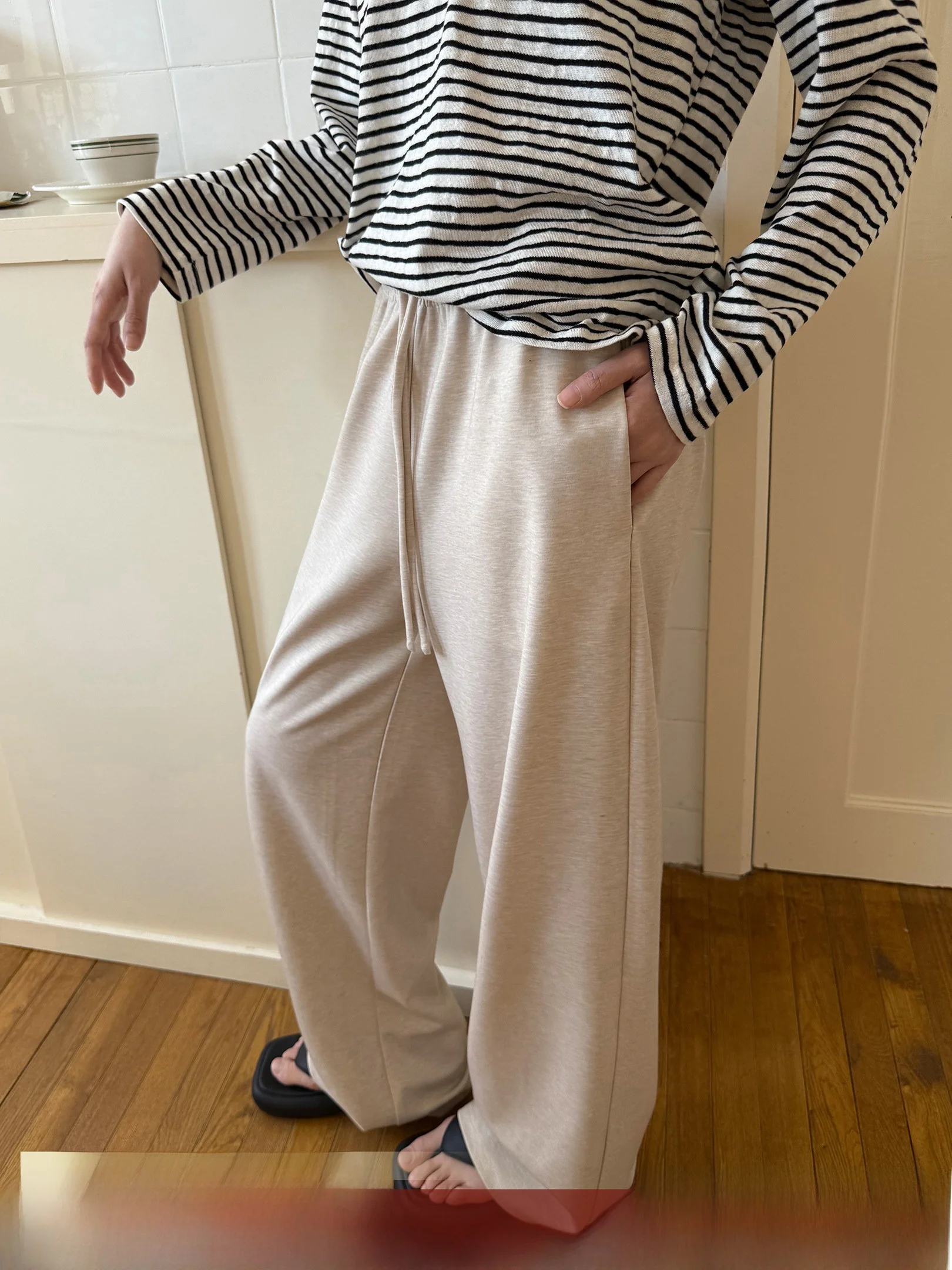 Lacele Korean Loose Women's Straight Leg Casual Pants Spring Summer Cool Feeling Color Versatile Loose Fit Casual Trousers
Lacele Korean Loose Women's Straight Leg Casual Pants Spring Summer Cool Feeling Color Versatile Loose Fit Casual Trousers