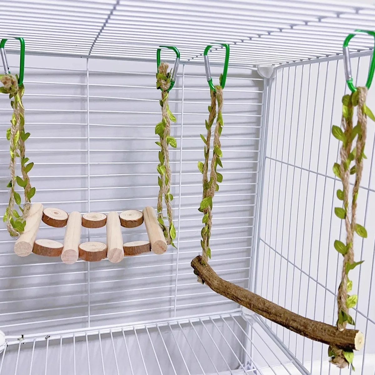 Parrot toys hanging swing self-entertainment toy made of solid wood, chewing toy
Parrot toys hanging swing self-entertainment toy made of solid wood, chewing toy