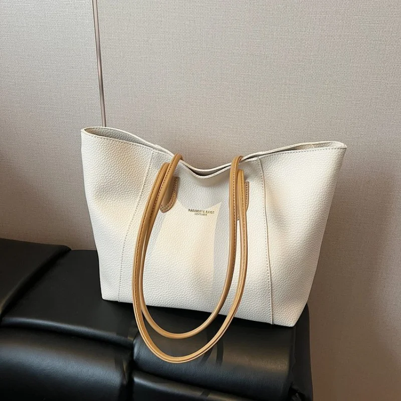 Fashionable Women's Crossbody Bag Crafted From Premium Leather Featuring Classic Elegant Style And Famous
Fashionable Women's Crossbody Bag Crafted From Premium Leather Featuring Classic Elegant Style And Famous