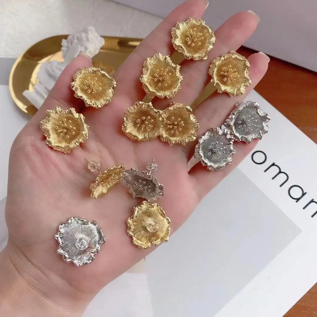 5 Pairs, Vintage Gold/Silver Color Flower Stud Earrings For Women Wedding Party Charm Jewelry Christmas Gifts
5 Pairs, Vintage Gold/Silver Color Flower Stud Earrings For Women Wedding Party Charm Jewelry Christmas Gifts