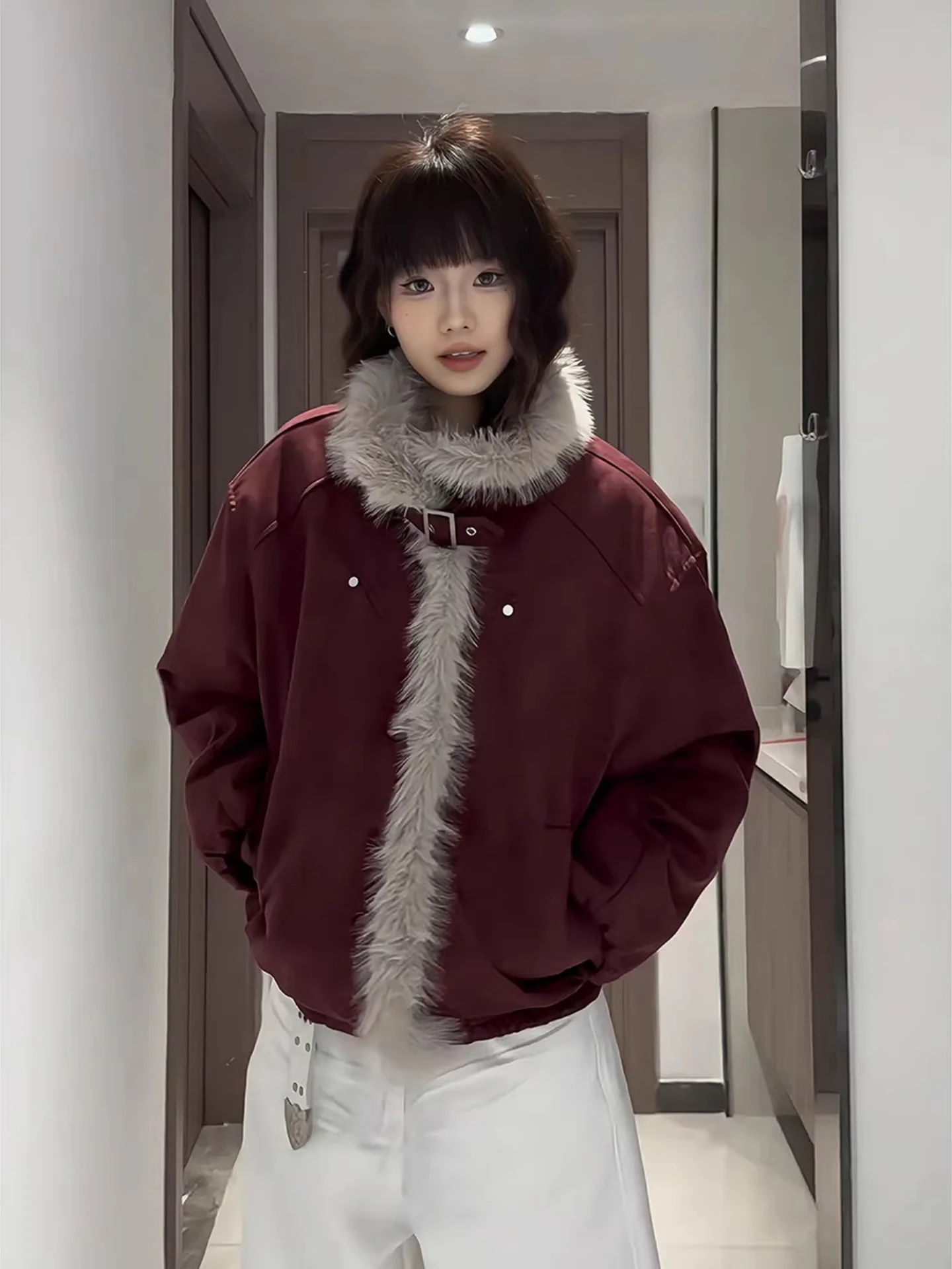 Красная клетчатая замшевая куртка для мужчин, зимнее хлопковое пальто с воротником-стойкой, молодежное, приталенное, с длинными рукавами, на молнии
Красная клетчатая замшевая куртка для мужчин, зимнее хлопковое пальто с воротником-стойкой, молодежное, приталенное, с длинными рукавами, на молнии