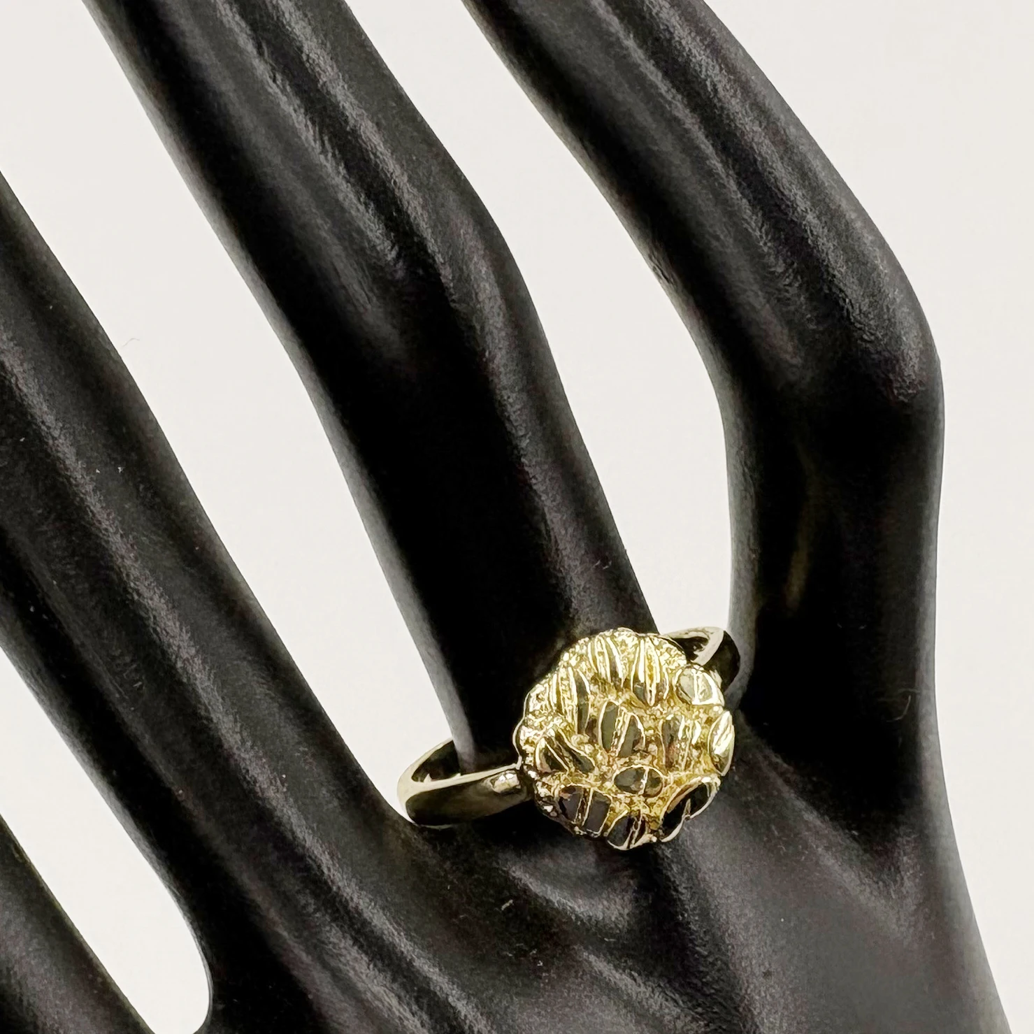 14K Gold Plated Hip Hop Style Round Flower Shape Nugget Design Ring for Women Irregular Geometric Street Rock Fashion 11mm
14K Gold Plated Hip Hop Style Round Flower Shape Nugget Design Ring for Women Irregular Geometric Street Rock Fashion 11mm