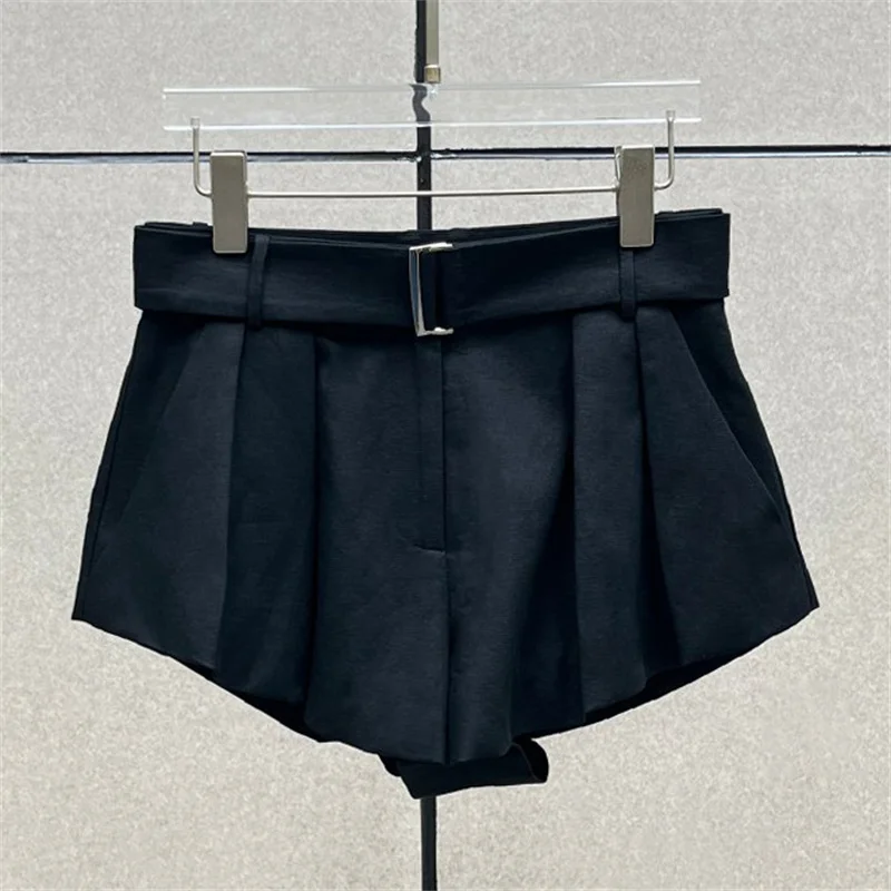 women's shorts New high waisted slim fit mini pants for summer 2026 Linen blend casual shorts Belt decoration super shorts y2k
women's shorts New high waisted slim fit mini pants for summer 2026 Linen blend casual shorts Belt decoration super shorts y2k