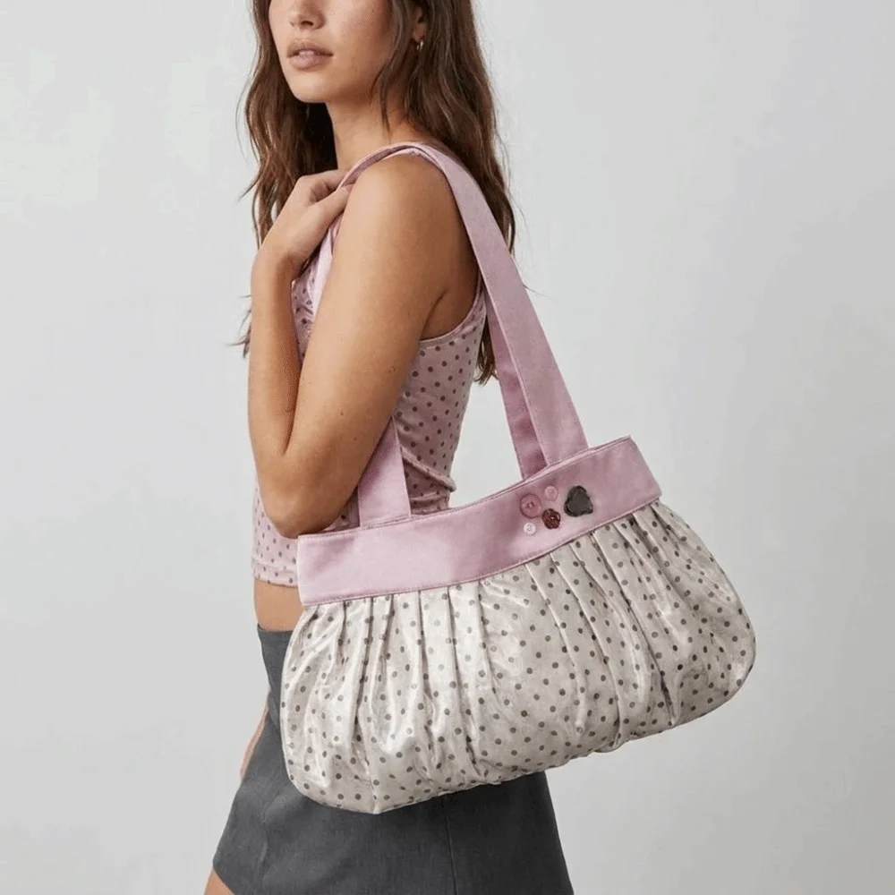 Contrast Color Polka Dot Shoulder Bag Korean Style Fairycore Style Pleated Underarm Bag Lightweight Large Capacity
Contrast Color Polka Dot Shoulder Bag Korean Style Fairycore Style Pleated Underarm Bag Lightweight Large Capacity