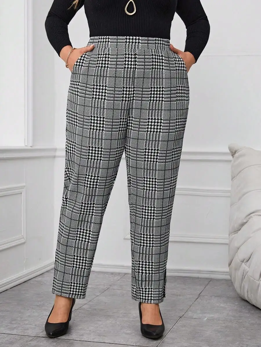 Plus Size High Waist Plaid Tapered Pants for Women - Casual Elegant Winter Wear
Plus Size High Waist Plaid Tapered Pants for Women - Casual Elegant Winter Wear
