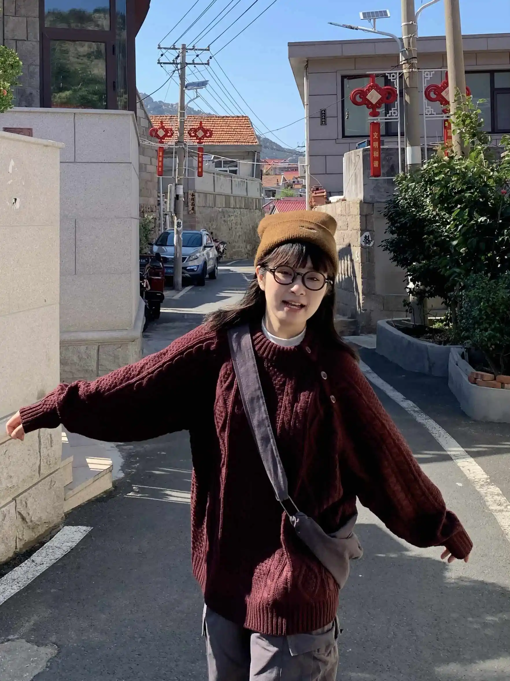 Ретро-свитер с узором косы, вязаный, с длинным рукавом, мужской, осенне-зимний, в стиле кэжуал, для ношения под одеждой, парный топ, молодежный повседневный.
Ретро-свитер с узором косы, вязаный, с длинным рукавом, мужской, осенне-зимний, в стиле кэжуал, для ношения под одеждой, парный топ, молодежный повседневный.